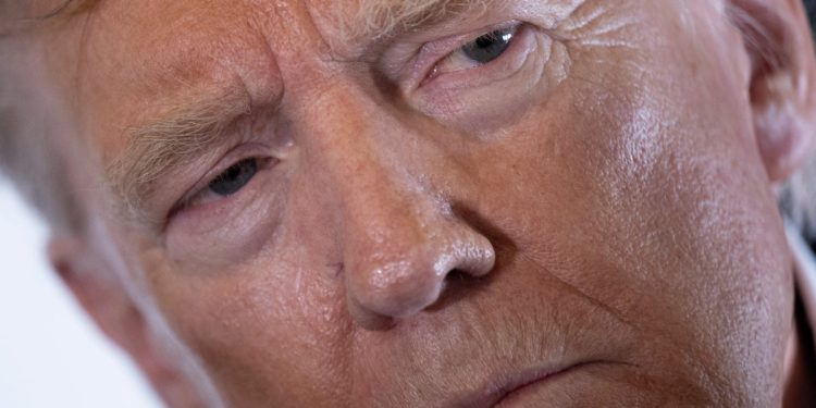 Trump upozorava Putinov desni čovjek Medvedev: ‘Ulaziš na vrlo opasan teritorij’