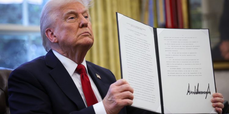 Trump upozoriti više od 150 nacija novih tarifa – RT World News