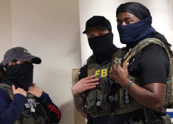 Trump želi 10.000 više agenata za deportaciju. Stručnjaci kažu da je to nemoguć cilj – i opasan