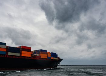 Trumpove tarife koštaju globalnu ekonomiju 2 dolara TRN – Bloomberg – RT Business News