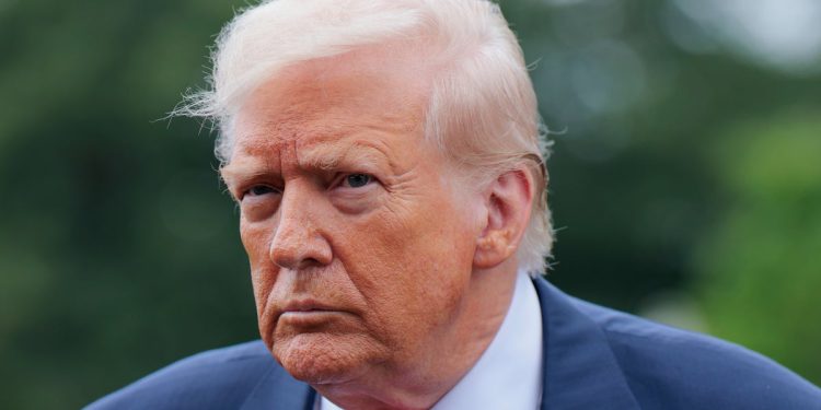 Trumpovi spremnici za odobrenje usred Epstein Fallout -a – sada manje od 30% neovisnih odobrenih