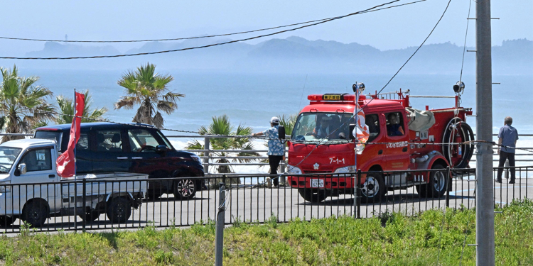 Tsunami valovi stižu na obalu Japana nakon potresa u Rusiji, pokrećući upozorenja o tsunami za američku zapadnu obalu