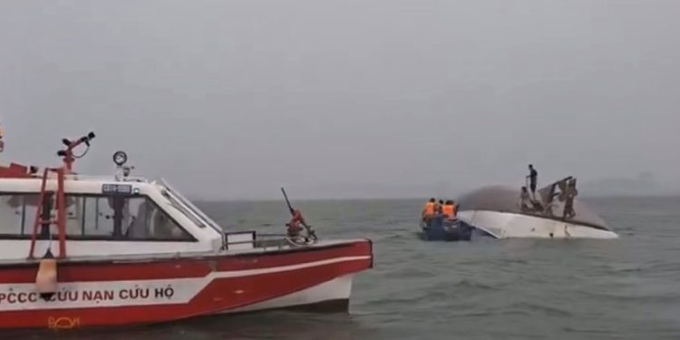 Turistički brod Survivor se prisjeća na trenutak da se plovilo ‘snažno trese’ prije prekrivanja