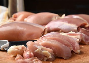 U BiH stiglo 7 milijuna kg piletine, dio se odleđuje i prodaje kao svježe – traže se kontrole