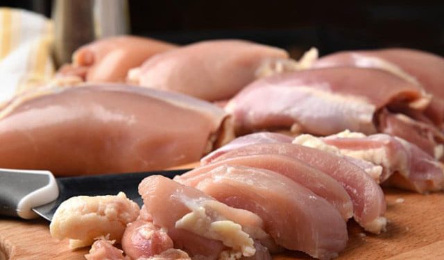 U BiH stiglo 7 milijuna kg piletine, dio se odleđuje i prodaje kao svježe – traže se kontrole