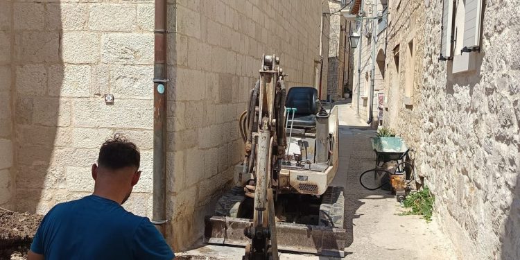 U Hvaru nema struje – radi se na otklanjanju kvara