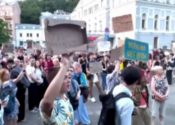 U Kijevu (video)-RT Rusiji i bivšem Sovjetskom Saveza