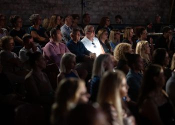 U Lapidariju zadarskog Narodnog muzeja odigrana komedija “Suparnice” u režiji Saše Broz