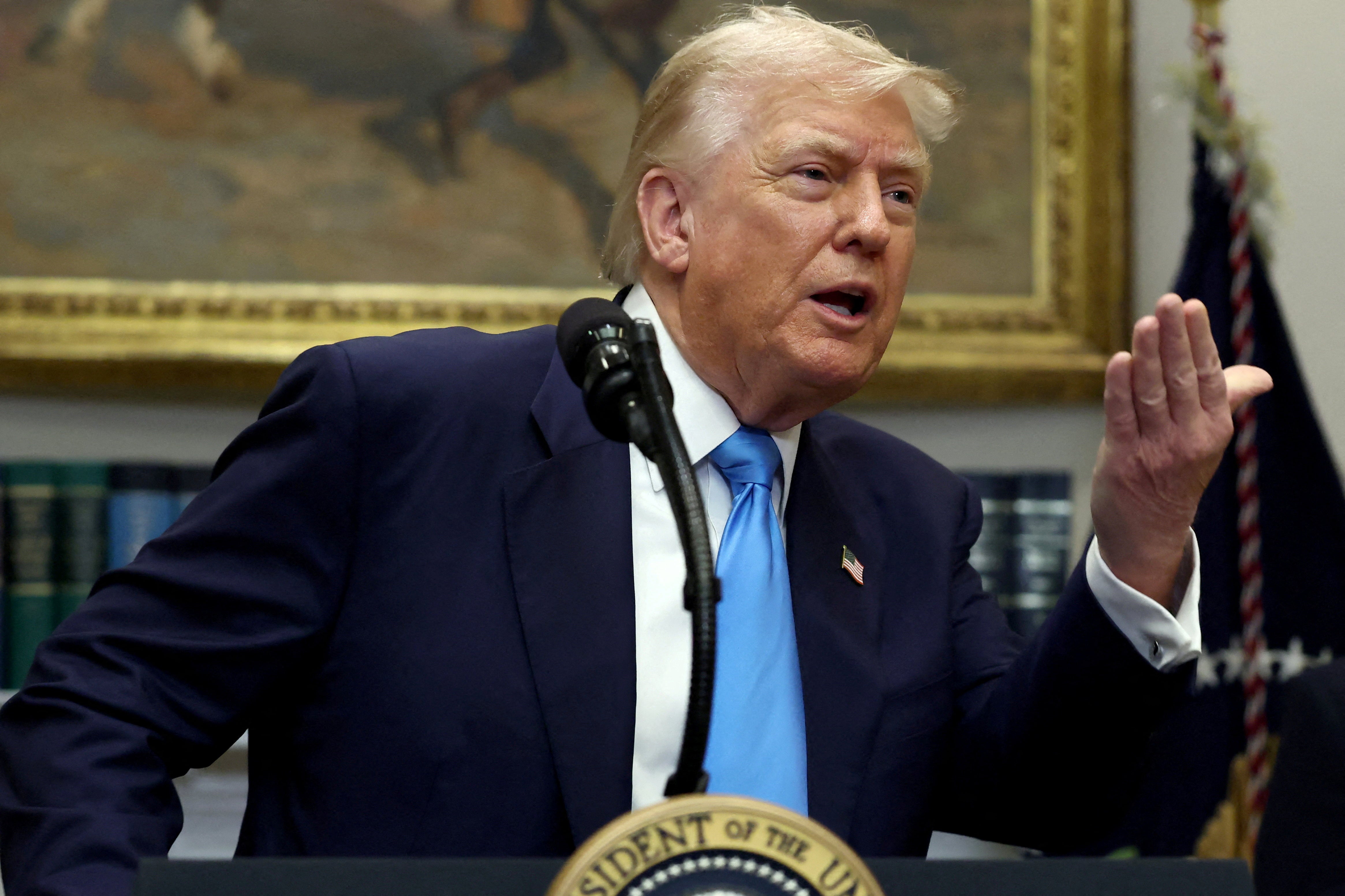 Američki predsjednik Donald Trump govori nakon potpisivanja Zakona o reformi programa za zajam VA u Bijeloj kući u Washingtonu DC
