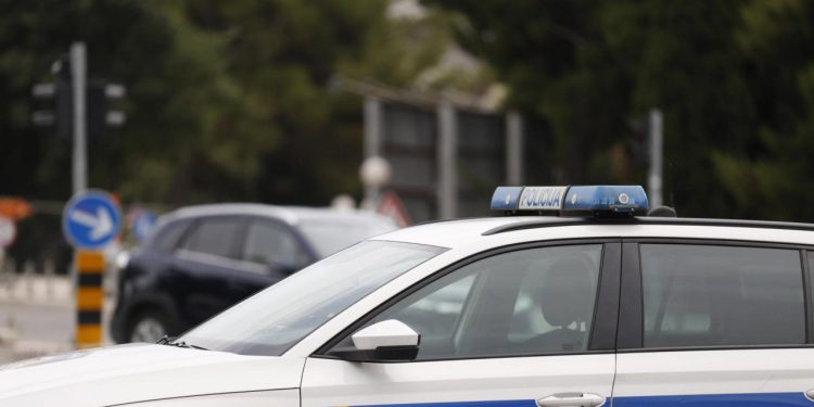 U prometnoj nesreći teške tjelesne ozljede zadobila 75-godišnja putnica iz automobila mađarskih registarskih oznaka