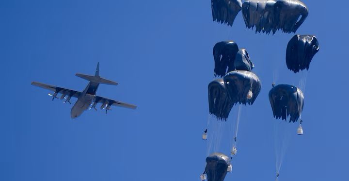 UAE i Jordan iz aviona bacaju humanitarnu pomoć u Gazu