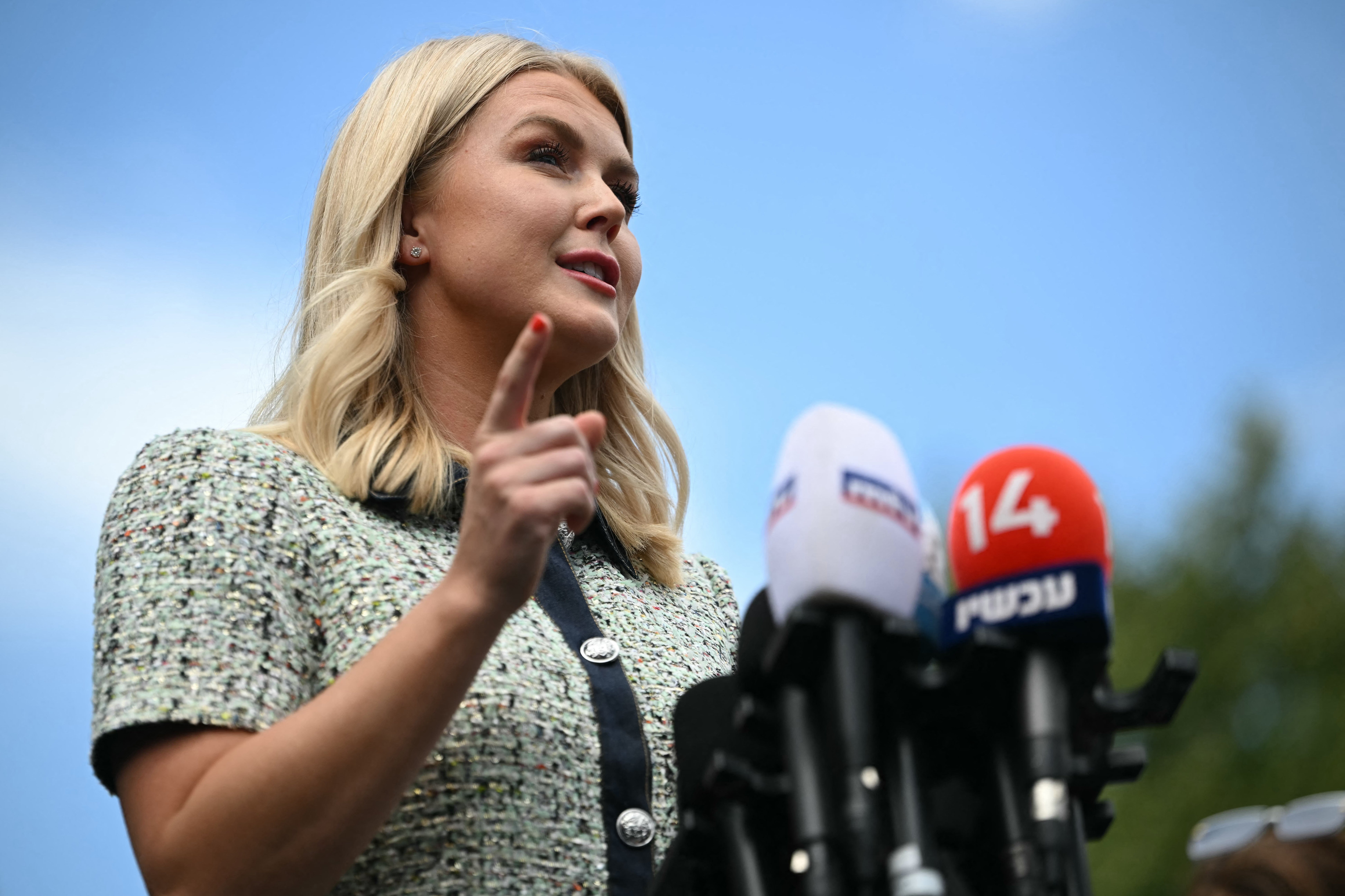 Sekretar za tisak Bijele kuće Karoline Leavitt kaže da novinarima za Wall Street Journal neće biti dopušteno da se pridruže nadolazećem tiskovnom bazenu zbog onoga što je iz novina nazvala