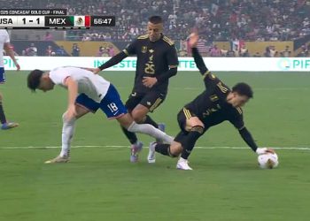 USMNT nogometni navijači uvjerili su da je finale Gold Cupa ‘opremljena’ za Meksiko nakon ‘skandalozne’ odluke sudaca