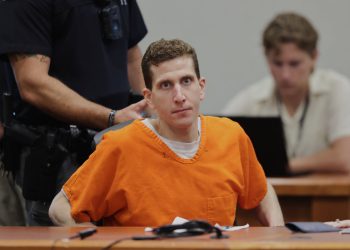 Ubojica Idaho Collegea Bryan Kohberger je tuširanje ‘Weirda’ koji svakodnevno zove mamu, kažu kolege zatvorenici