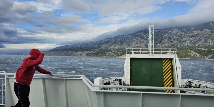 Udar nevremena: Ove katamaranske i brodske linije su zaustavljene, putovanja otkazana