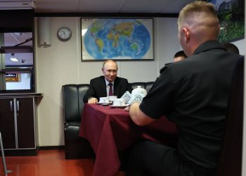 Ukrajina Ruska rat Live: Putin otkazuje proslave mornarice dok Kiyiv udara u blizini Sankt Peterburga
