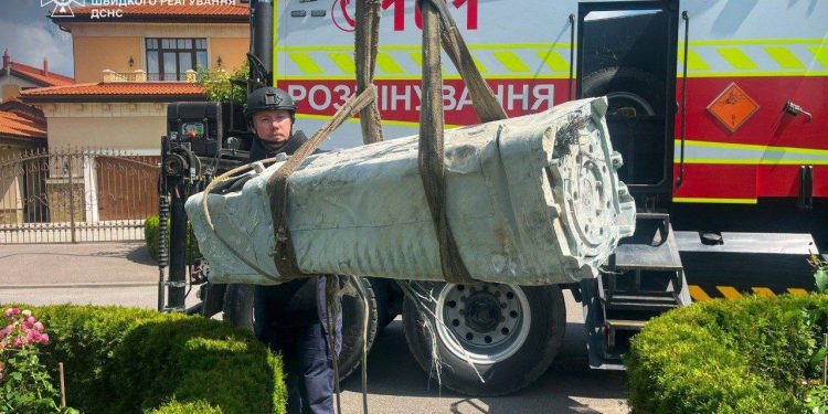 Ukrajina po Kijevu skuplja ostatke novog ruskog krstarećeg projektila