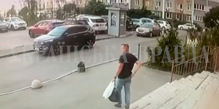 Ukrajinski obavještajni službenik uručio se u Kijev