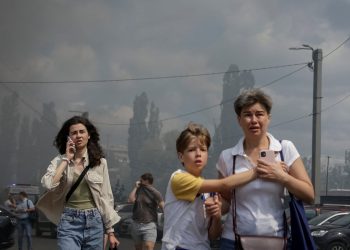 Ukrajinsko-rusko rat najnovije: Dijete ozlijeđeno kao Moskva i Kiyiv vatrena dronovi i rakete nakon najnovijih mirovnih pregovora