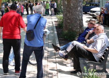 Umirovljenici traže dostojanstvo, ekonomist poručuje: ‘Nisu oni problem, već nedostatak radne snage’