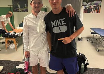 Unutar bromance Jacka Drapera s kolegama Brit Jack Pinnington Jones: Argumenti o vremenima preuzimanja, automobilskim DJ-u, tekstovima prije meča i raspravama o liječenju