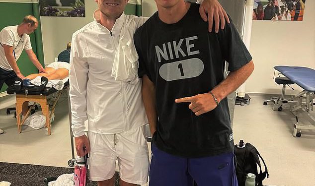 Unutar bromance Jacka Drapera s kolegama Brit Jack Pinnington Jones: Argumenti o vremenima preuzimanja, automobilskim DJ-u, tekstovima prije meča i raspravama o liječenju