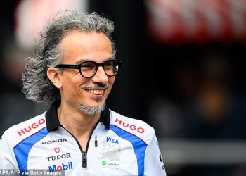 Upoznajte zamjenu Christiana Hornera u Red Bull-u: Laurent Mekies koji sporta Gotee, 48, ima 24-godišnju vezu s tatom Maxa Verstappena-a sada ima mega-posao koji zapravo nikad nije želio