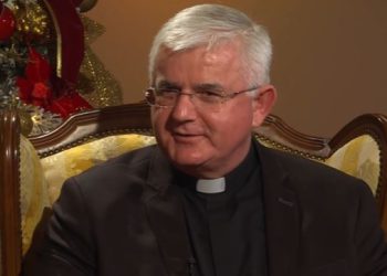 Uzinić kritizirao muškarce koji kleče po trgovima: “Razumljiv je otpor kada se žele ugroziti ženska prava i postignuća”