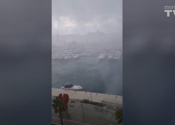 VIDEO Pogledajte snimke iz Splita: “Nosilo je sve pred sobom!” Policija: “Ljudi, budite oprezni!”