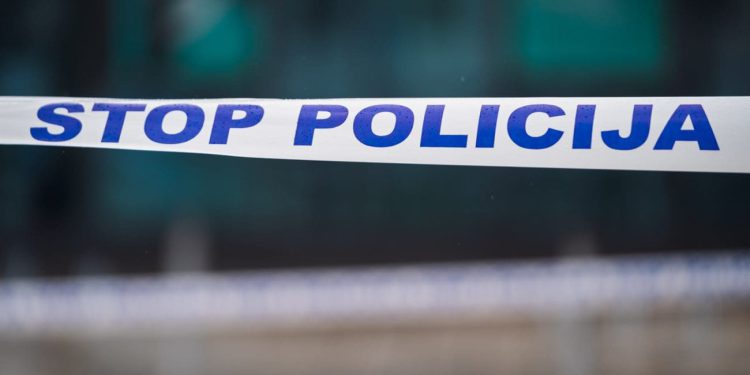 Val krađa: Policija izvijestila o provali u kuću i krađama torbi na plaži