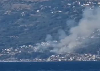 Vatra guta sve pred sobom: Pogled s Brača otkriva koliko je požar u Podstrani ozbiljan