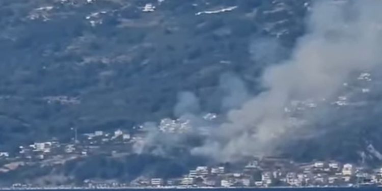 Vatra guta sve pred sobom: Pogled s Brača otkriva koliko je požar u Podstrani ozbiljan