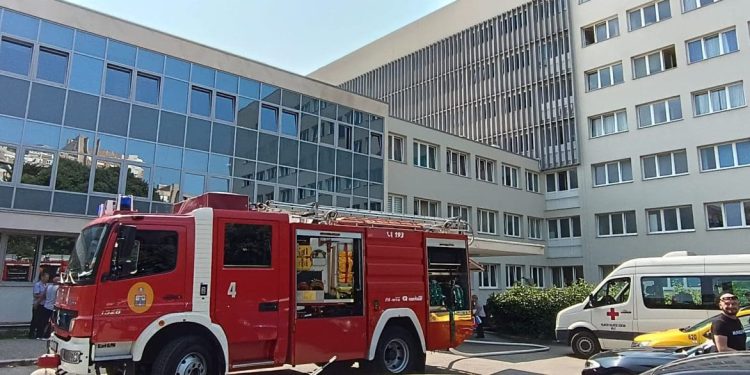 Vatrogasci Splitsko-dalmatinske županije imali niz intervencija: požari, prometna nesreća i tehničke intervencije