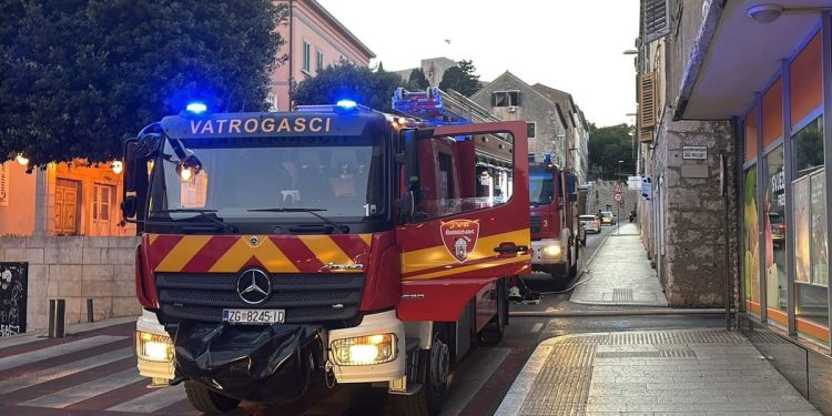 Vatrogasci gasili dva požara kod Skradina, intervenirali i u Šibeniku