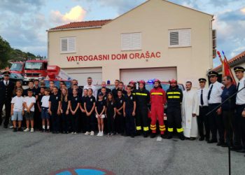 Vatrogascima uručena tri nova vozila! Franković: ‘O njima treba misliti uvijek, ne samo kad gori!’ (FOTOGALERIJA)