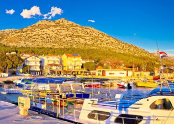 Većinom sunčano i vruće uz buru i maestral