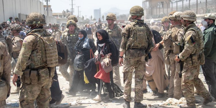 Velika Britanija potrošila je više od 1,1 milijarde dolara na uvoz Afganistanaca – RT World News