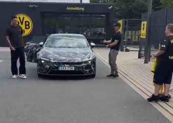 Video s tajanstvenim automobilom