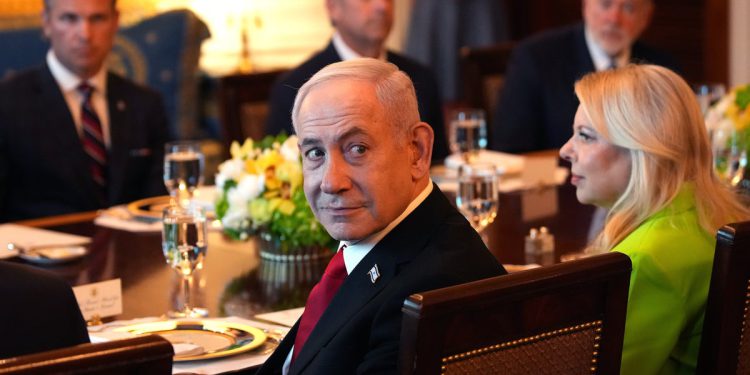 Vlada Netanyahua na rubu dok ultra-pravoslavna stranka napušta koaliciju zbog vojnog nacrta zakona