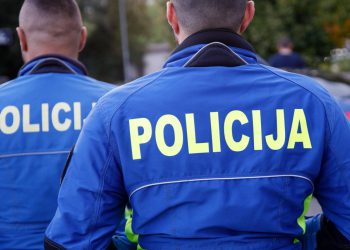 Vozač (36) vozio pod utjecajem droga ignorirajući policiju, kad su ga konačno zaustavili, progutao…
