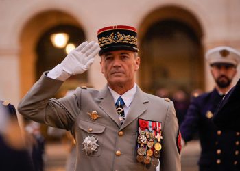 Vrhovni francuski general objašnjava što ima Rusija radi u svemiru i pod morem