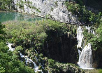 Zadarski – Osmero turista lakše ozlijeđeno na Plitvičkim jezerima