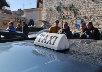 Zadarski – Policija u noćnom nadzoru nad zadarskim taksijima i dostavnim vozilima otkrila 42 prekršaja