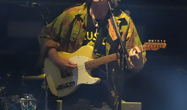 Zakon o podršci Oasis Emotional Počast Diogo Jota na prvoj večeri ponovnog okupljanja nakon tragične smrti Liverpool Star