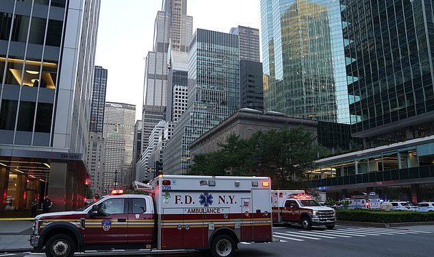 Zaposlenici NFL -a pozvali su da se “sakrije” u zgradi nakon što je strijelac s Assault Puškom otvara vatru u ligaškom sjedištu u New Yorku