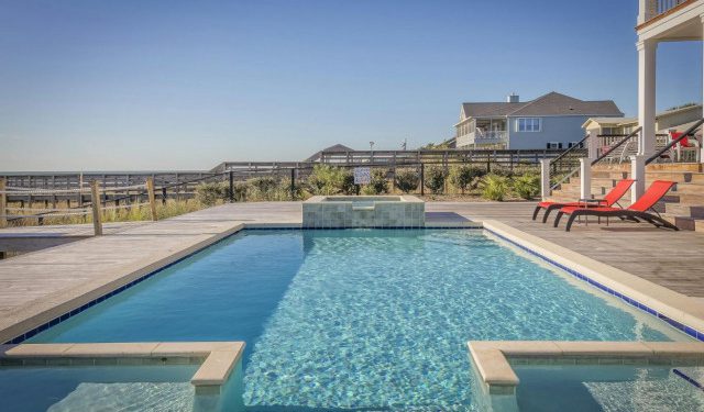 Zašto baš sada inspekcije češljaju vile s bazenima i stanove na dan?