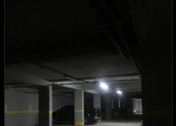 Zastrašujuća fotografija u središtu još jedne prijetnje smrti protiv AFL trenera – dok se bijes ventilatora završava nakon što je najgori urušavanje u posljednjem tromjesečju u povijesti