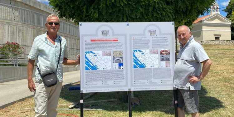 Zemunik dobio informativnu ploču o crkvama sv. Jakova i sv. Katarine