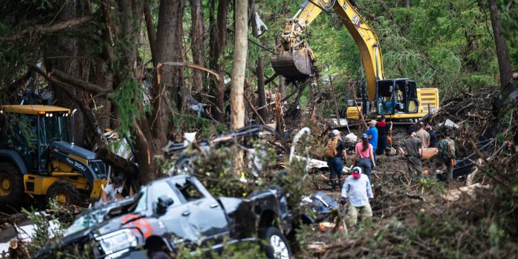 Županija Texas odbacuje sve veća pitanja o radnjama prije smrtonosne poplave