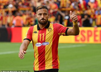 Zvijezda čiji je klub igrao protiv Chelseaja na klupskom Svjetskom kupu ‘prisilno uklonjena iz aviona i uhićena’ nakon borbe zbog sigurnosnog pojasa u letu kući